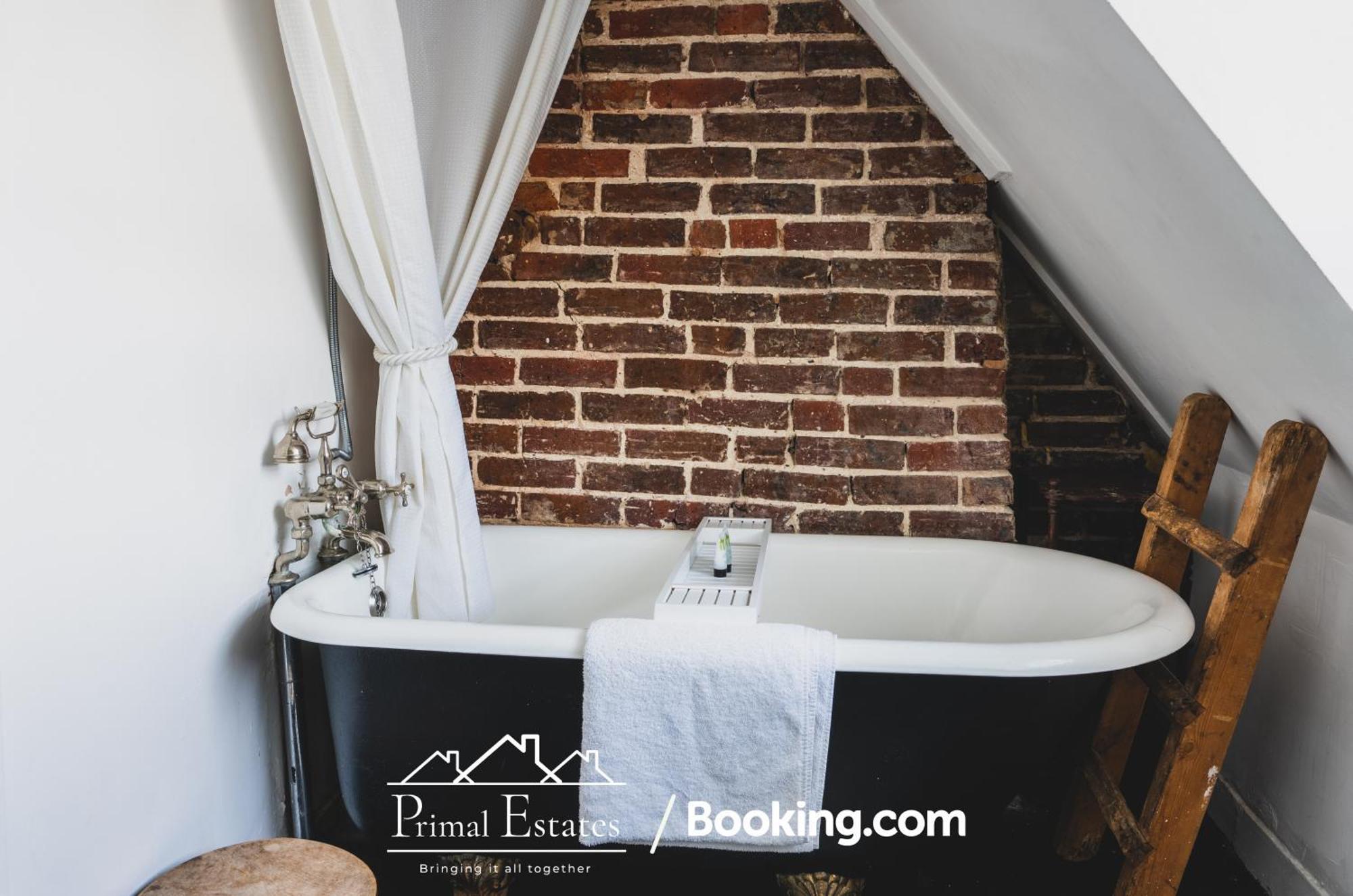 Three Bedroom Townhouse By Primal Estates Short Lets In Brighton Apartment *