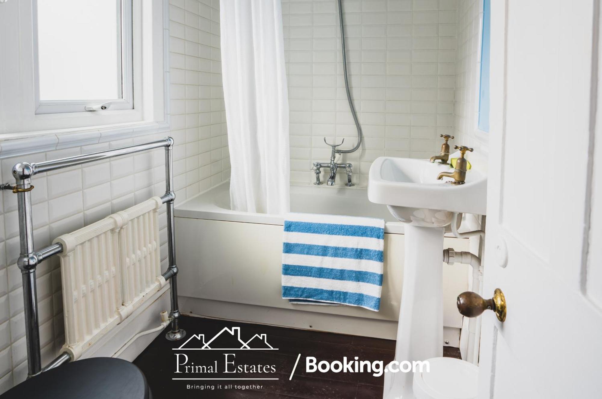 Three Bedroom Townhouse By Primal Estates Short Lets In Brighton Apartment *