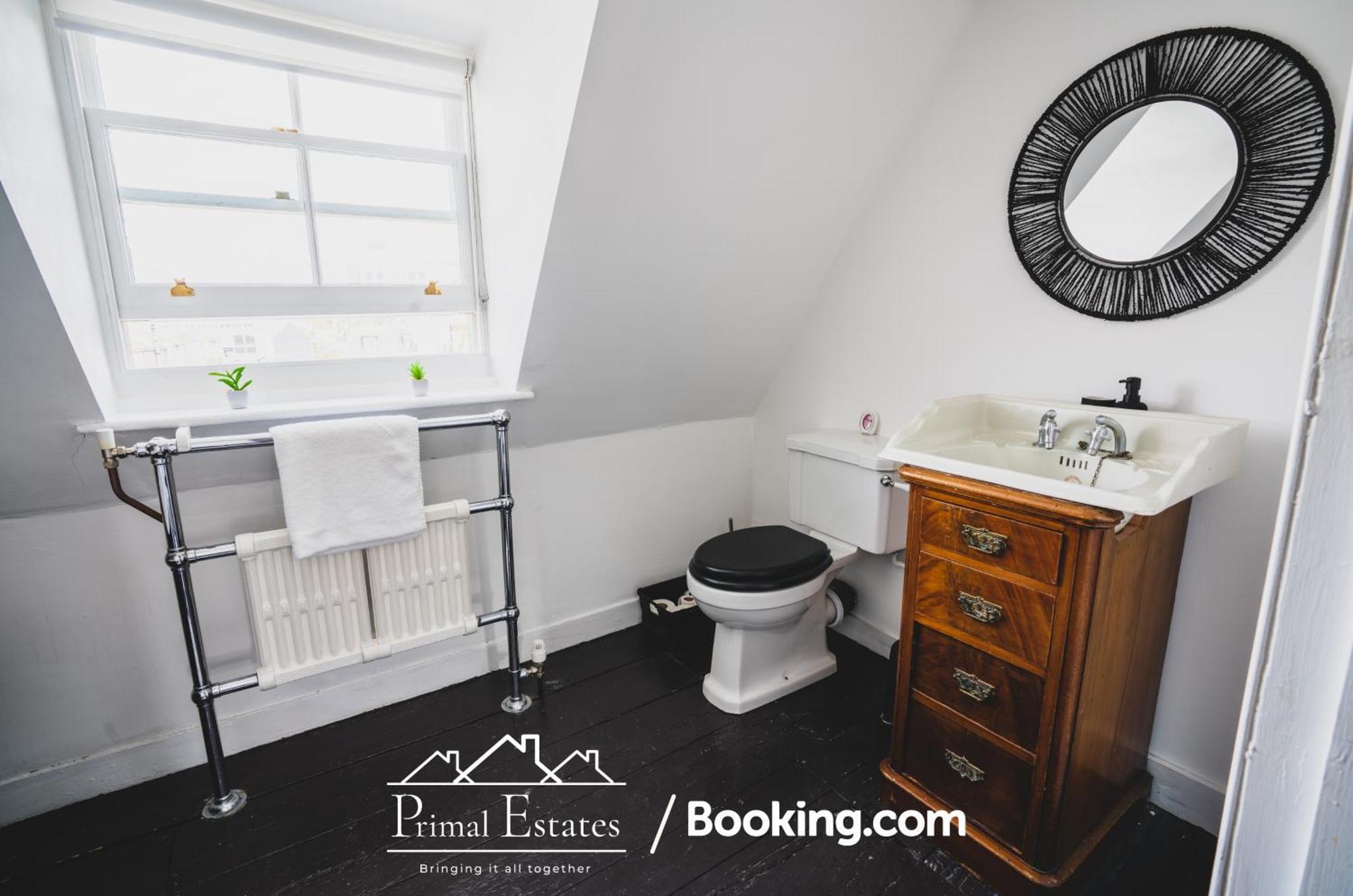 Three Bedroom Townhouse By Primal Estates Short Lets In Brighton Apartment *